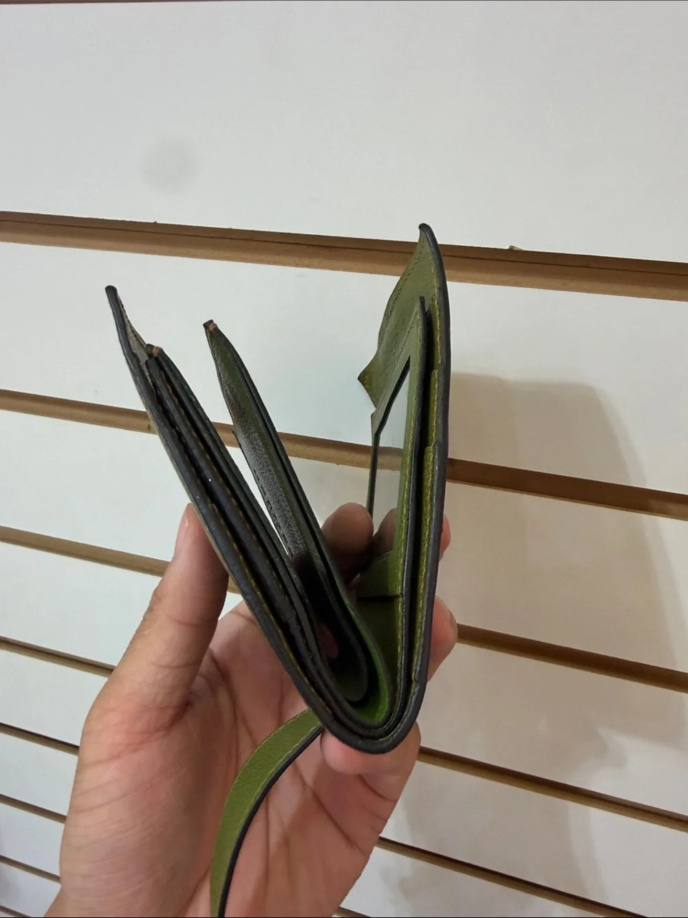 Hermes compact bifold